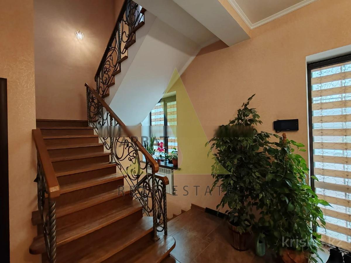 Фото Отдельный дом, 11 комн, 380м²