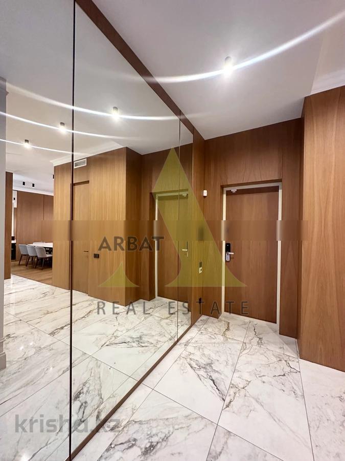 Фото Квартира, 4 комн, 238 м², 2/3 эт., 2018 г.п.
