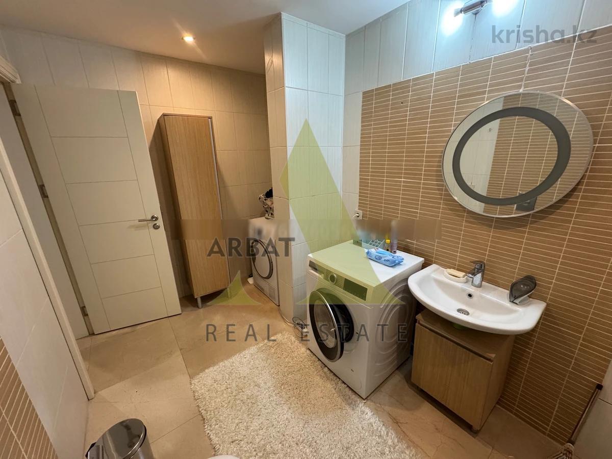 Фото Квартира, 5 комн, 220 м², 2 эт.