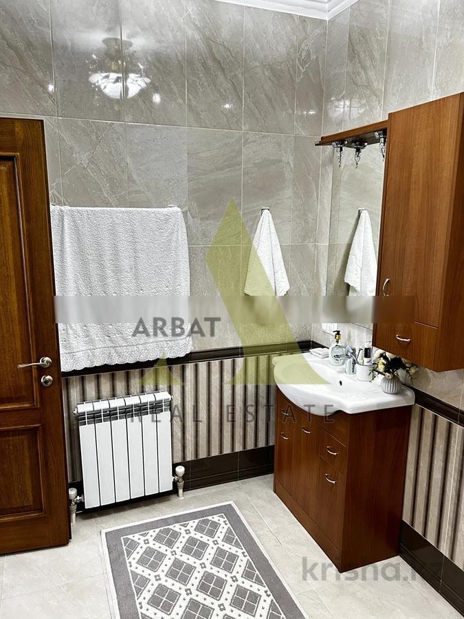 Фото Квартира, 5 комн, 450 м², 3/5 эт., 2011 г.п.