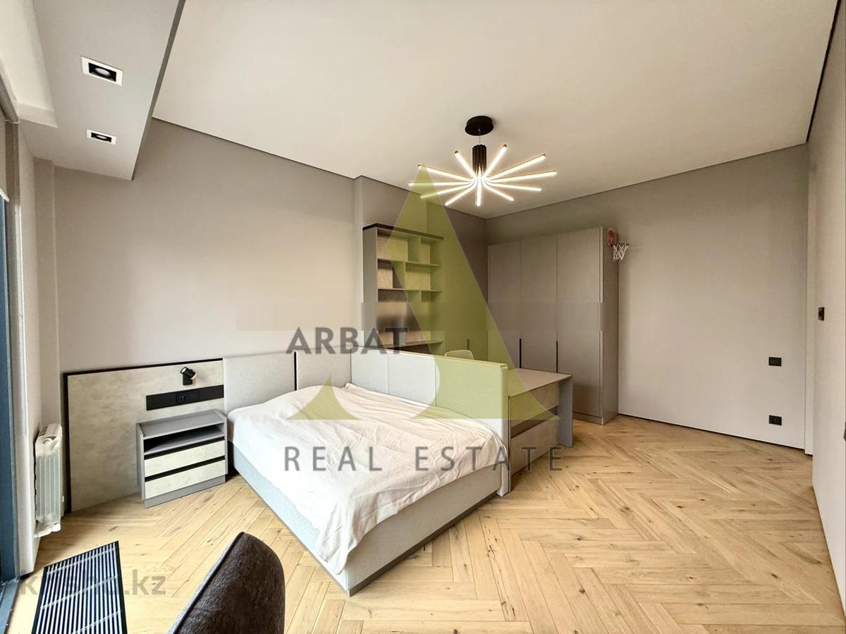 Фото Квартира, 3 комн, 170 м², 3/3 эт.
