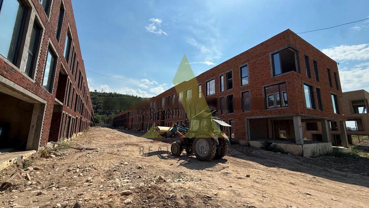 Фото Квартира, 3 комн, 101 м², 1/3 эт.