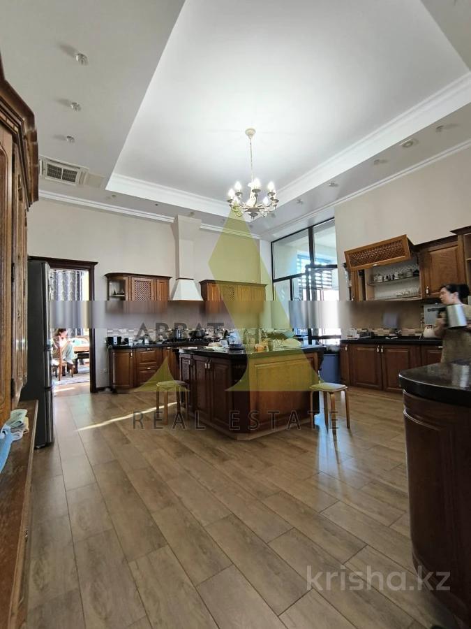 Фото Отдельный дом, 15 комн, 1204м²