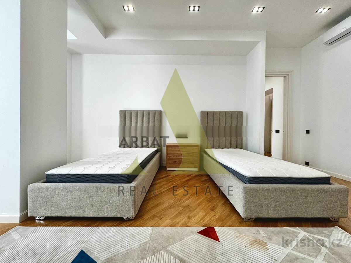 Фото Квартира, 4 комн, 210 м², 2/3 эт., 2020 г.п.