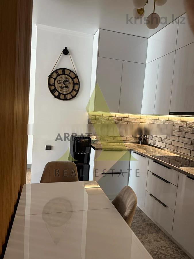 Фото Квартира, 3 комн, 120 м², 3/12 эт.