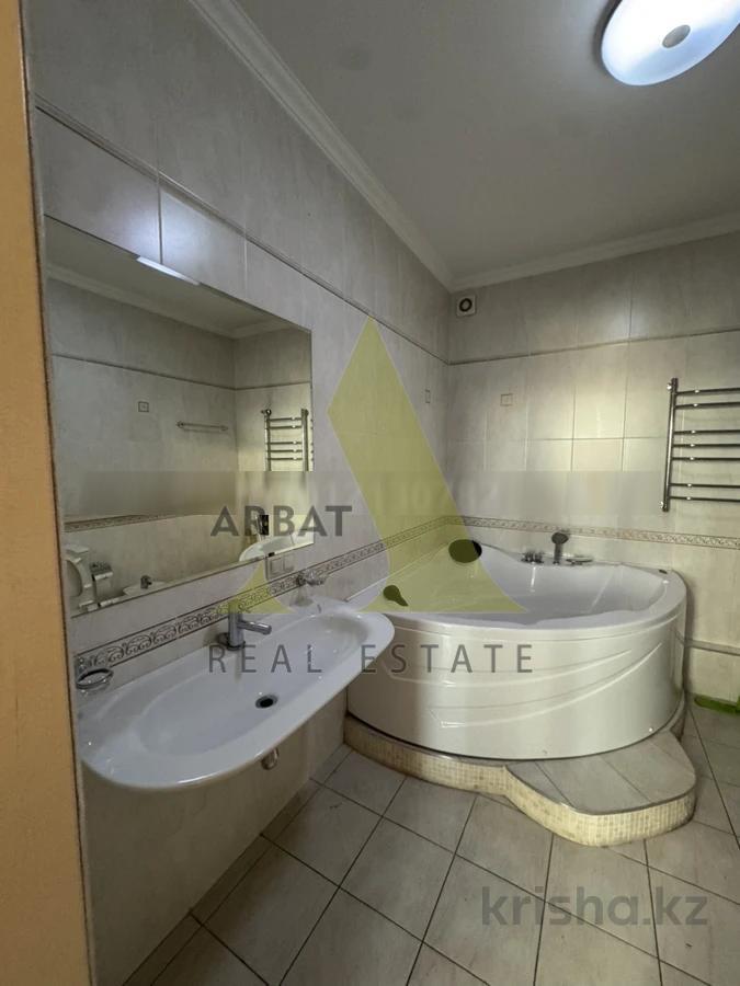 Фото Квартира, 3 комн, 165 м², 23/30 эт., 2010 г.п.