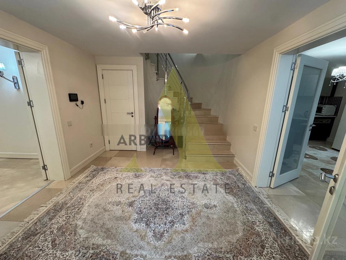 Фото Квартира, 5 комн, 220 м², 2 эт.