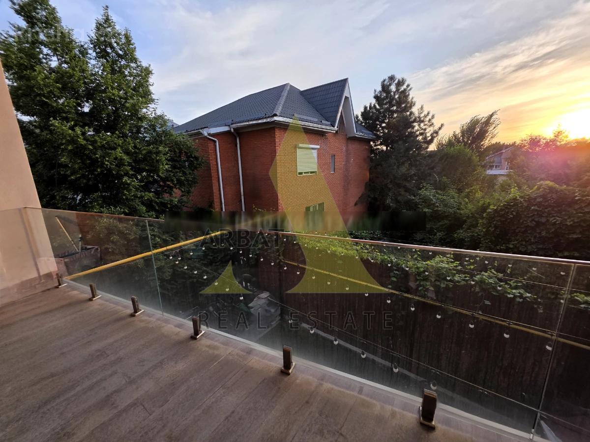 Фото Отдельный дом, 5 комн, 300м²