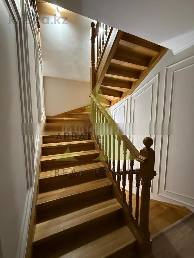 Фото Квартира, 5 комн, 270 м², 1/3 эт., 2007 г.п.