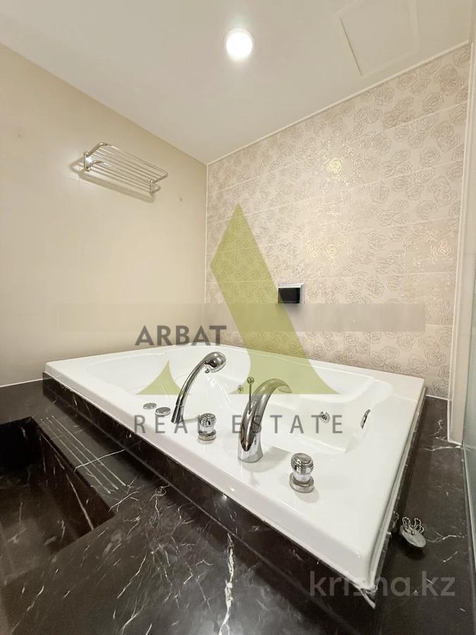 Фото Квартира, 5 комн, 190 м², 1/17 эт.