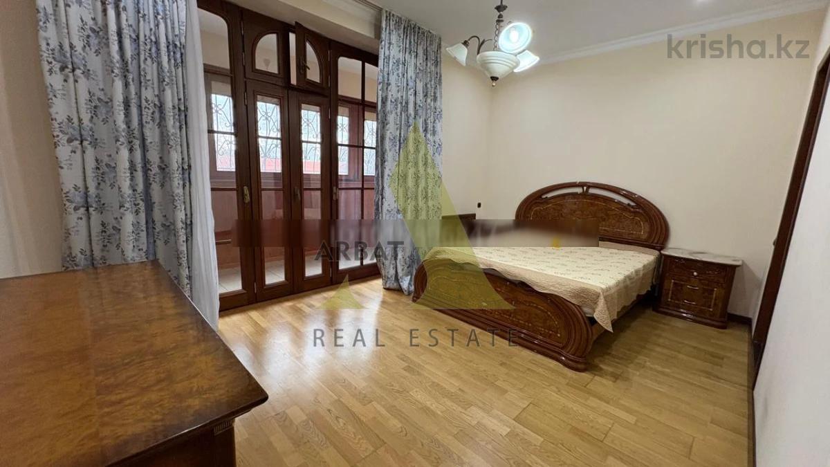 Фото Квартира, 4 комн, 198 м², 2/5 эт., 1993 г.п.