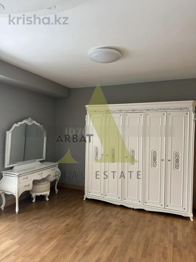 Фото Квартира, 4 комн, 185 м², 4/5 эт.