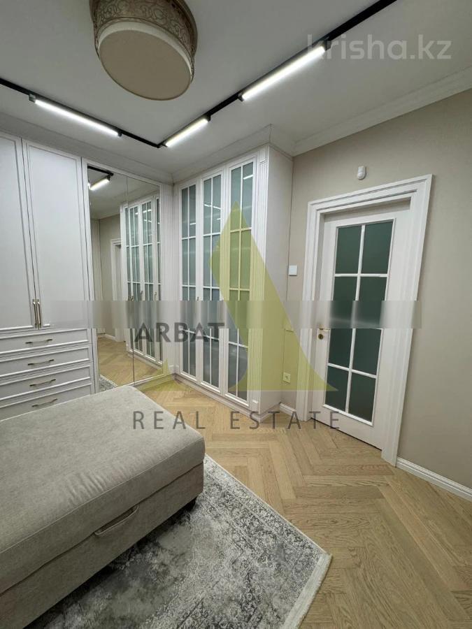 Фото Квартира, 3 комн, 138 м², 4/4 эт., 1978 г.п.