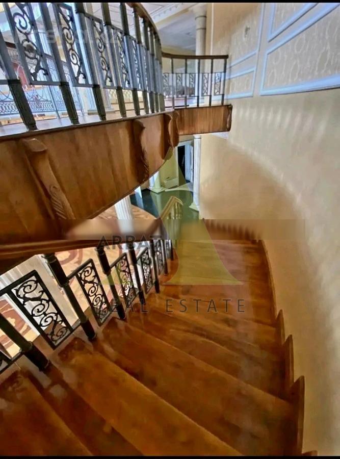 Фото Отдельный дом, 10 комн, 1300м²