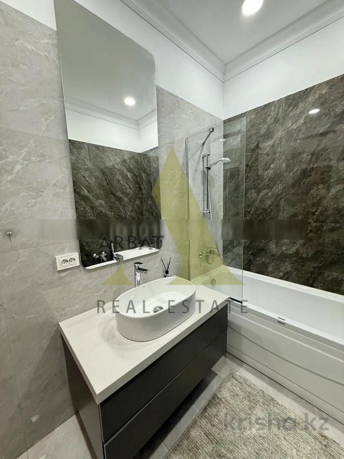 Фото Квартира, 4 комн, 146 м², 3/3 эт.