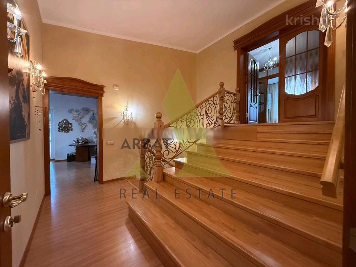 Фото Отдельный дом, 7 комн, 383м²