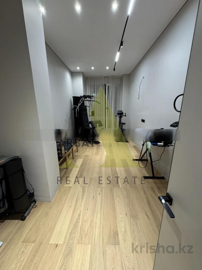 Фото Квартира, 3 комн, 135 м², 1/6 эт., 2007 г.п.