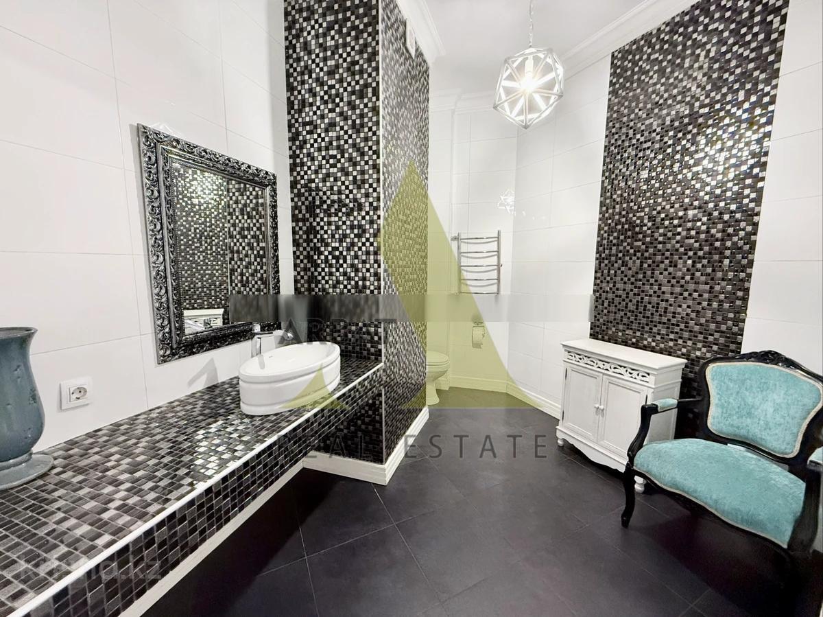 Фото Квартира, 6 комн, 300 м², 6/7 эт.