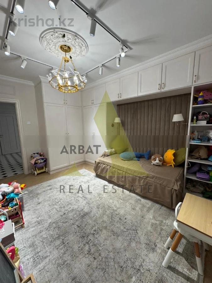 Фото Квартира, 3 комн, 138 м², 4/4 эт., 1978 г.п.