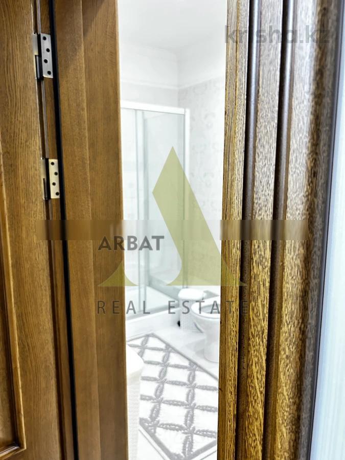 Фото Квартира, 7 комн, 450 м², 3/4 эт.