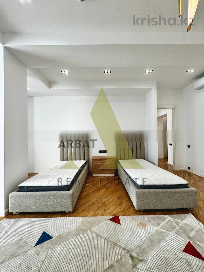 Фото Квартира, 4 комн, 210 м², 2/3 эт., 2020 г.п.