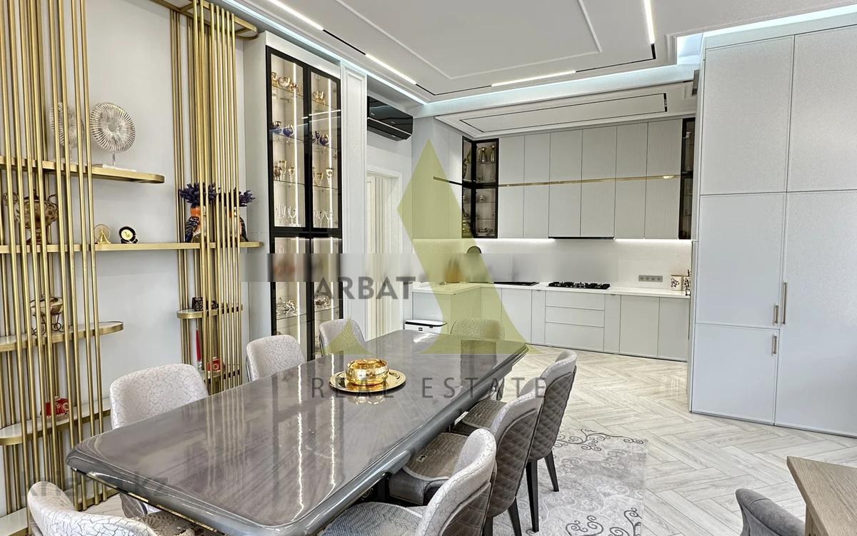 Фото Отдельный дом, 7 комн, 650м²