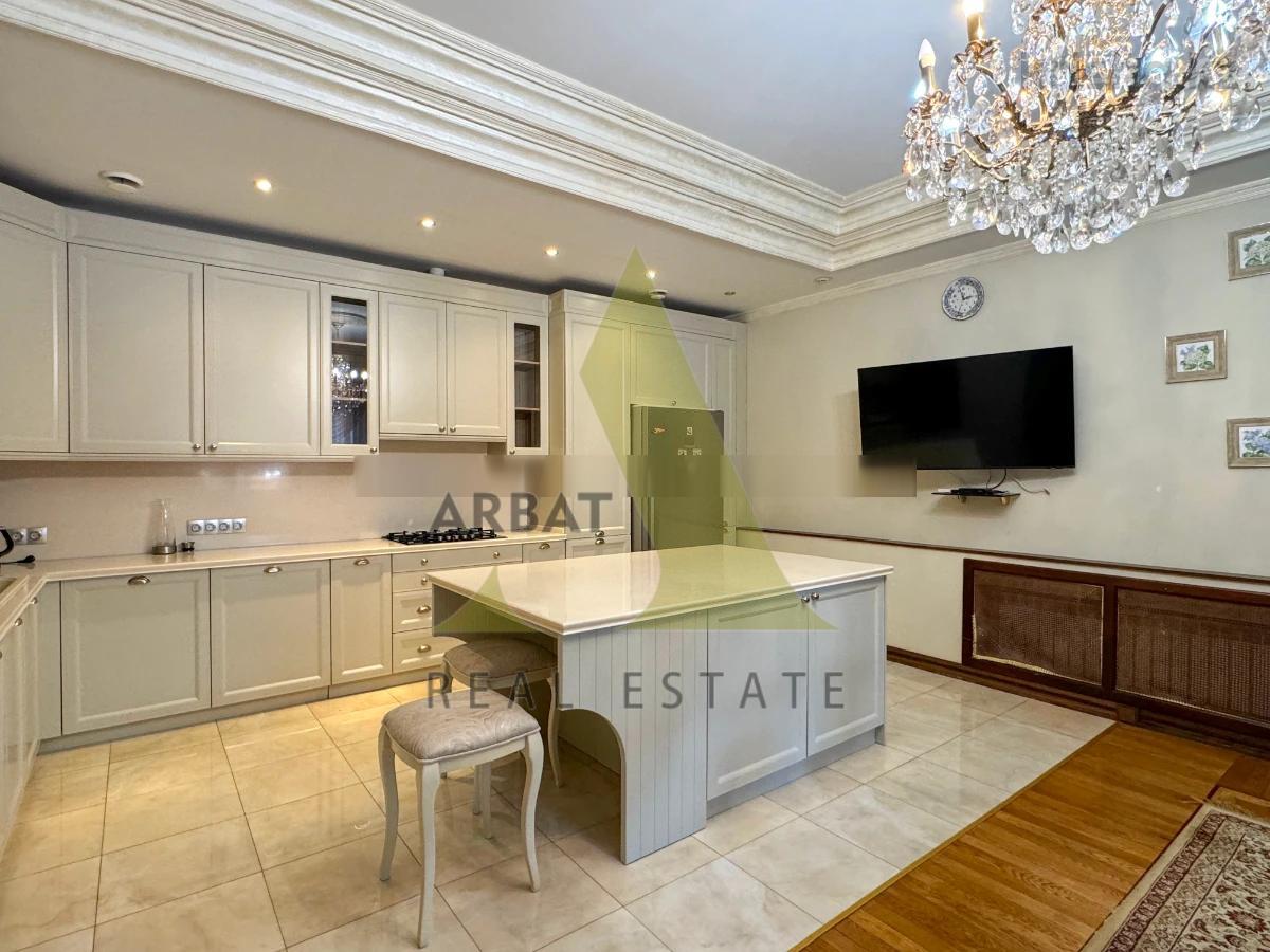 Фото Отдельный дом, 10 комн, 867.3м²