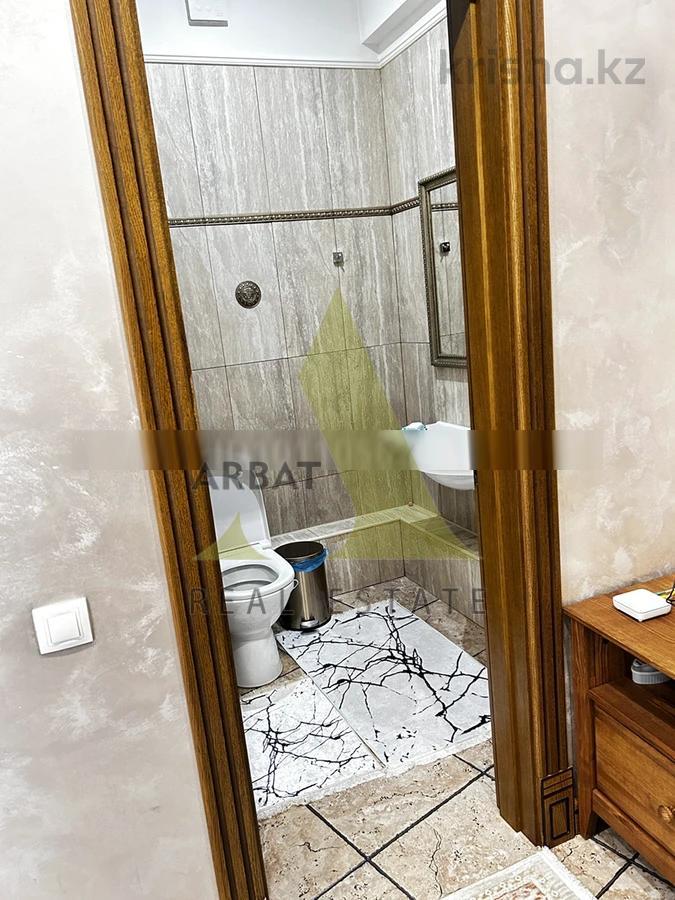 Фото Квартира, 7 комн, 450 м², 3/4 эт.