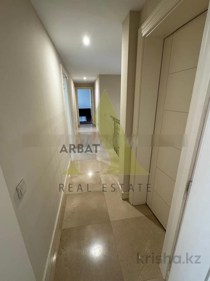Фото Квартира, 5 комн, 220 м², 2 эт.