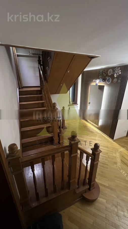 Фото Отдельный дом, 12 комн, 700м²