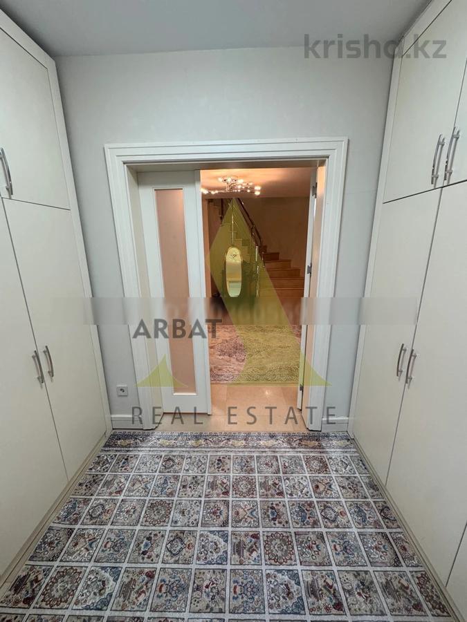 Фото Квартира, 5 комн, 220 м², 2 эт.
