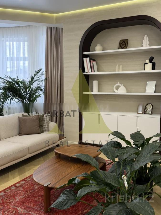 Фото Квартира, 5 комн, 210 м², 2/6 эт., 2013 г.п.