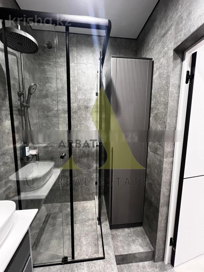 Фото Квартира, 5 комн, 227 м², 1/5 эт.