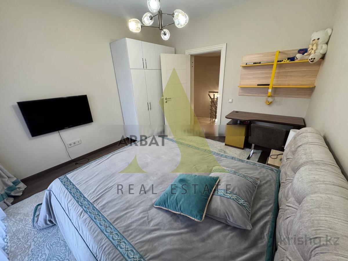 Фото Квартира, 5 комн, 220 м², 2 эт.