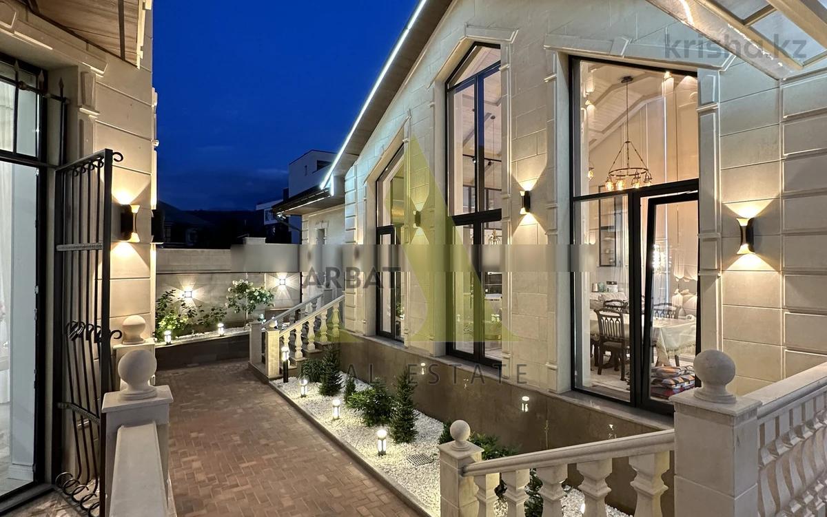 Фото Отдельный дом, 7 комн, 650м²