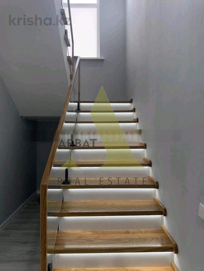 Фото Отдельный дом, 6 комн, 225м²