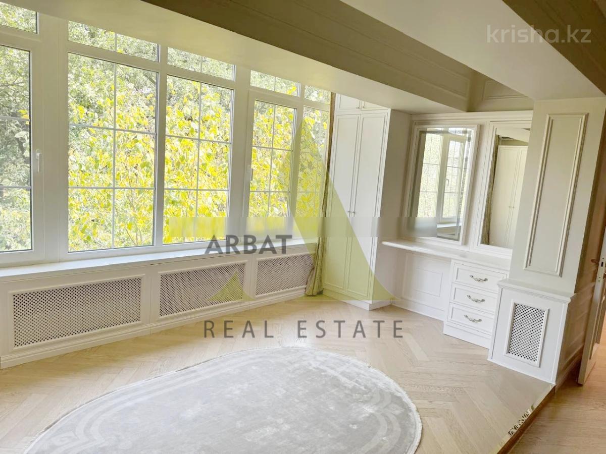 Фото Квартира, 3 комн, 138 м², 4/4 эт., 1978 г.п.