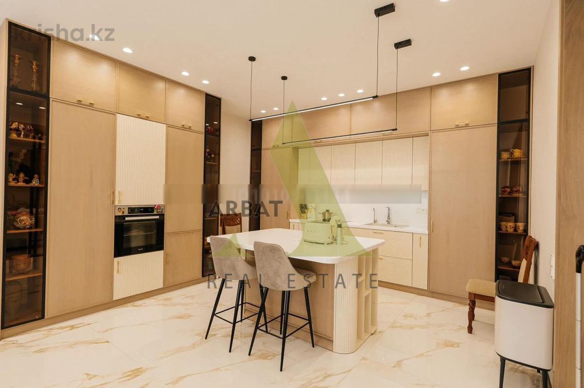 Фото Квартира, 6 комн, 340 м², 6/6 эт., 2013 г.п.