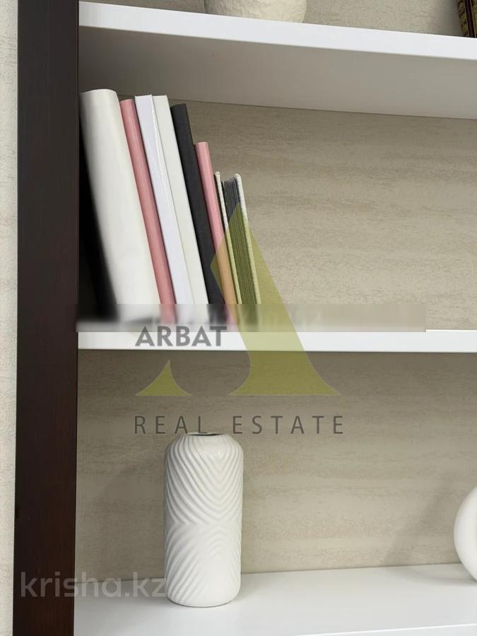 Фото Квартира, 5 комн, 210 м², 2/6 эт., 2013 г.п.