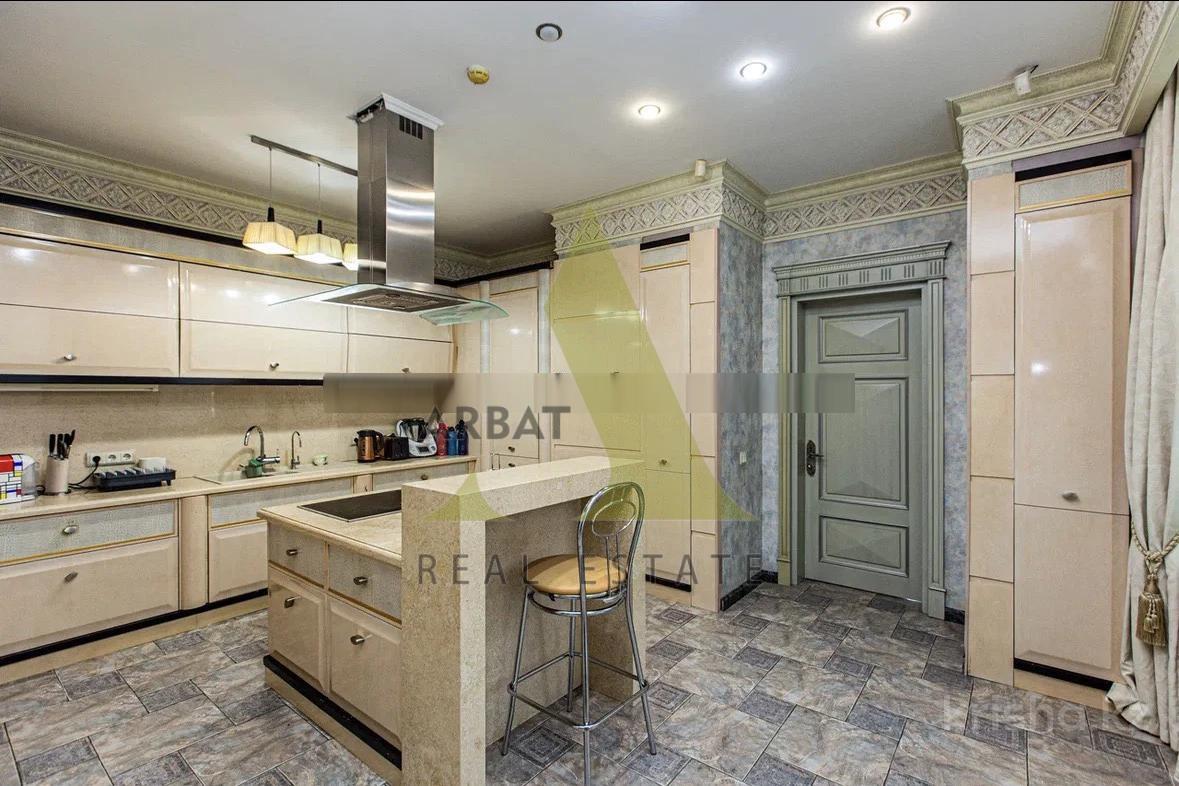 Фото Отдельный дом, 6 комн, 700м²
