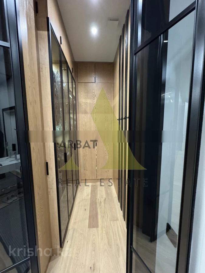 Фото Квартира, 3 комн, 135 м², 1/6 эт., 2007 г.п.