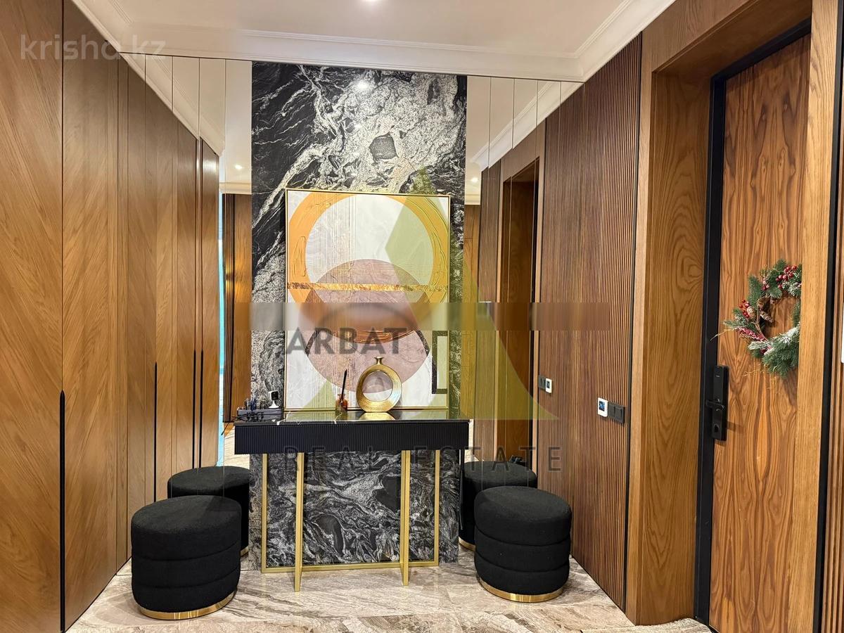 Фото Квартира, 3 комн, 165 м², 1/3 эт., 2019 г.п.