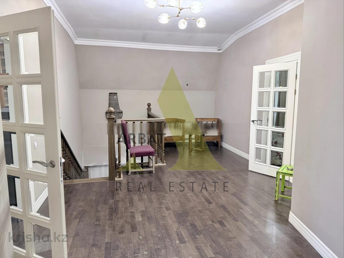 Фото Квартира, 6 комн, 300 м², 6/7 эт.