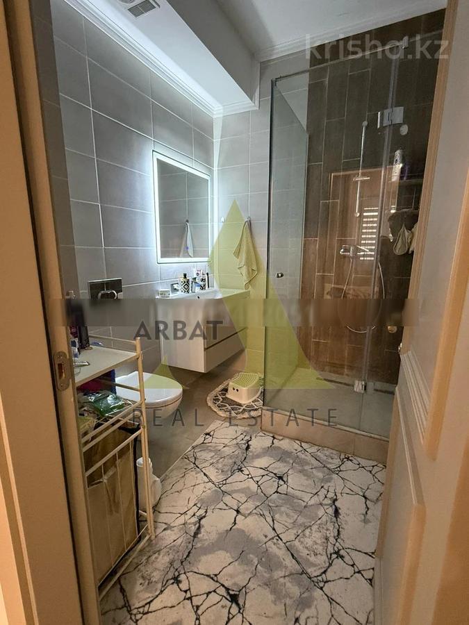 Фото Квартира, 3 комн, 120 м², 3/12 эт.