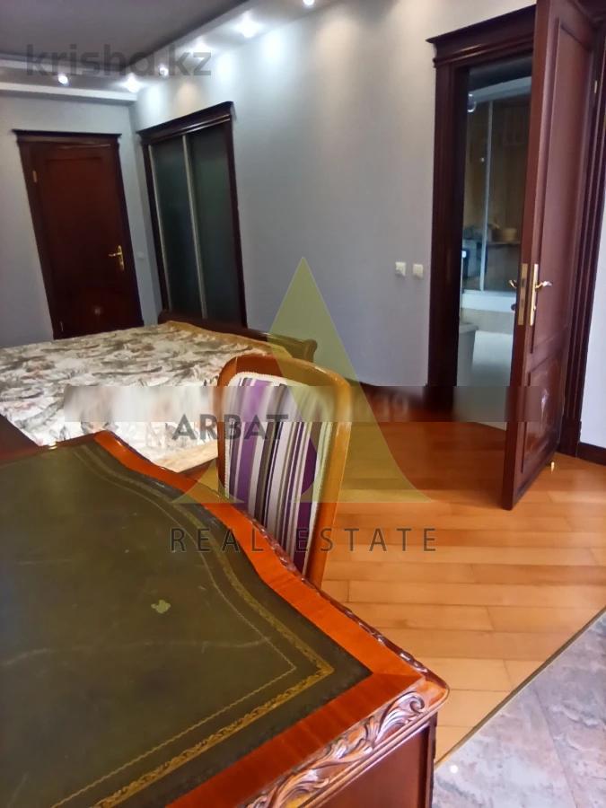 Фото Квартира, 5 комн, 175 м², 2/5 эт., 2005 г.п.