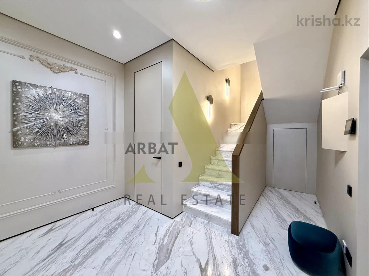 Фото Квартира, 3 комн, 170 м², 3/3 эт.