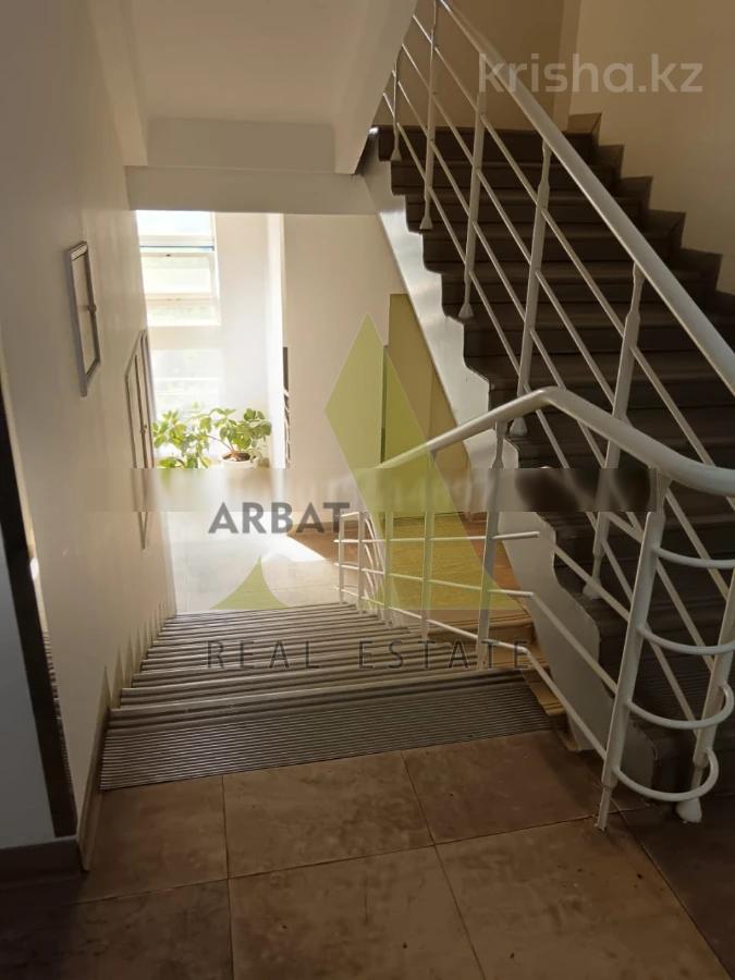 Фото Квартира, 7 комн, 415 м², 5/6 эт., 2004 г.п.