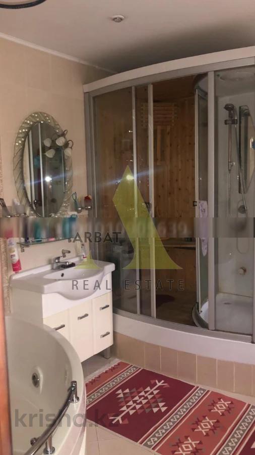 Фото Квартира, 5 комн, 175 м², 2/5 эт., 2005 г.п.