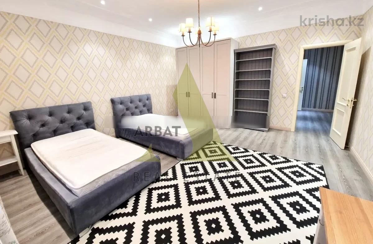 Фото Квартира, 4 комн, 210 м², 1/6 эт.