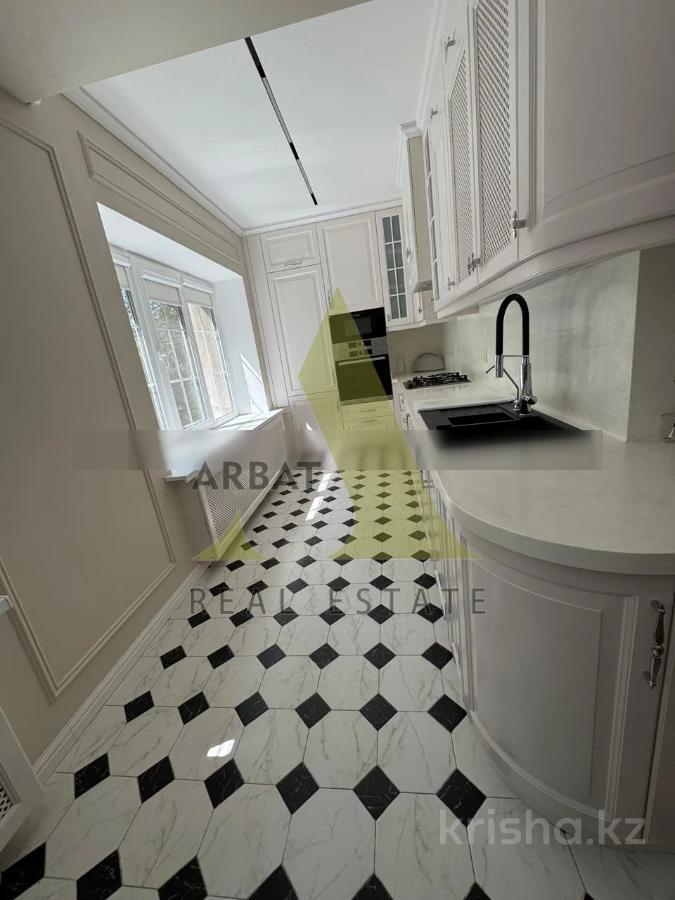 Фото Квартира, 3 комн, 138 м², 4/4 эт., 1978 г.п.